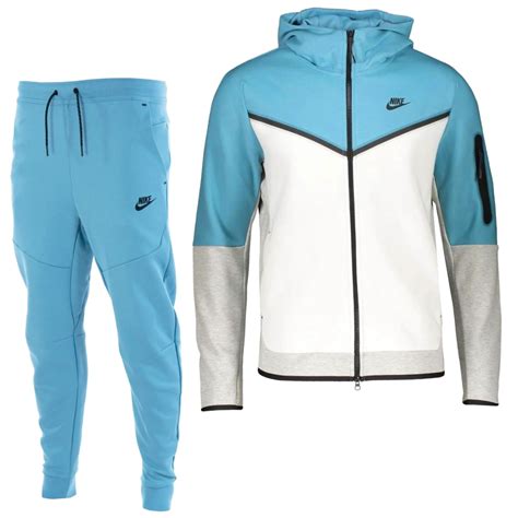 blauw wit nike tech|Nike tech fleece streetwear.